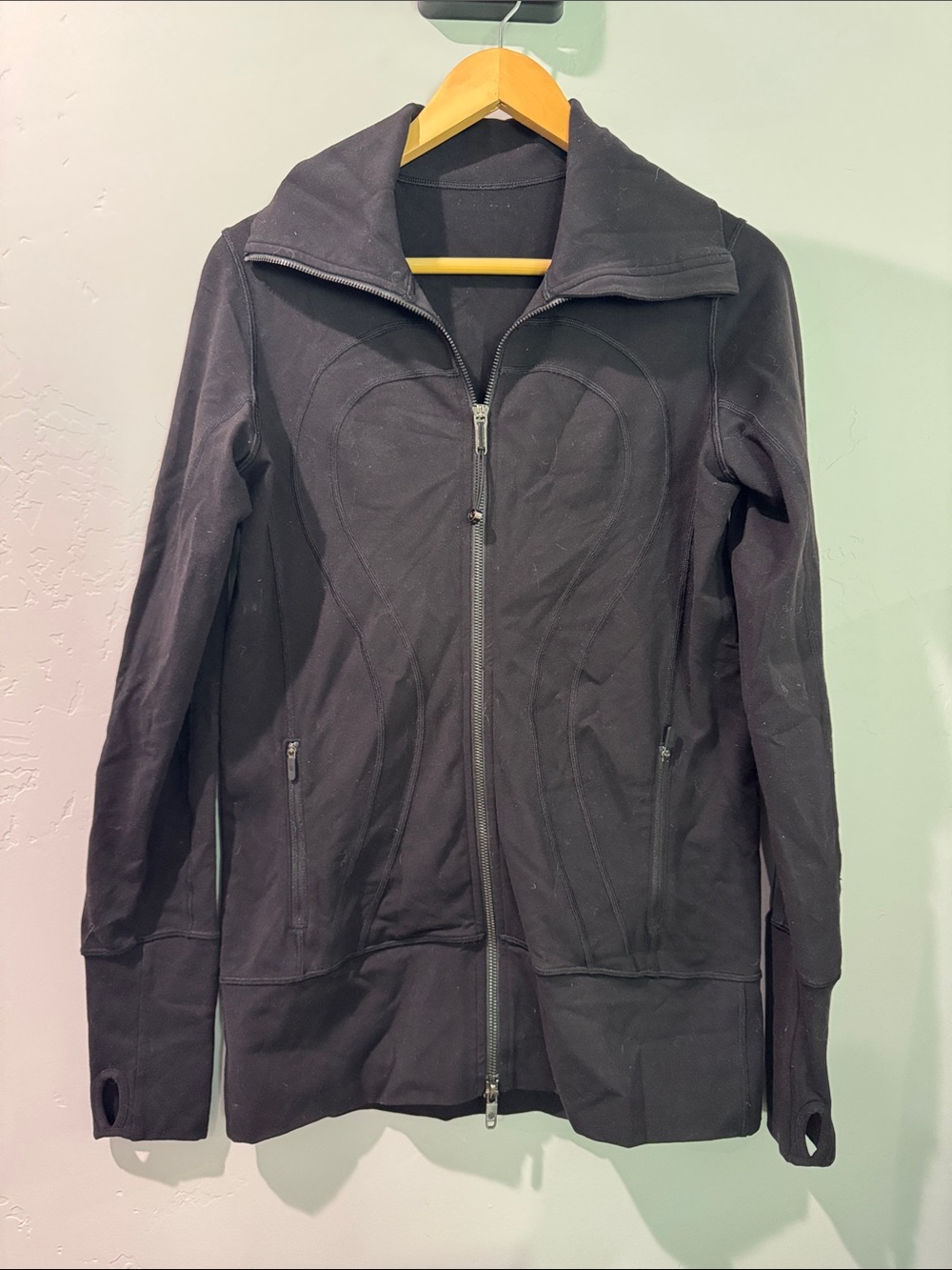 Lululemon define Women's Black Full-Zip Jacket with Sculpted Seams